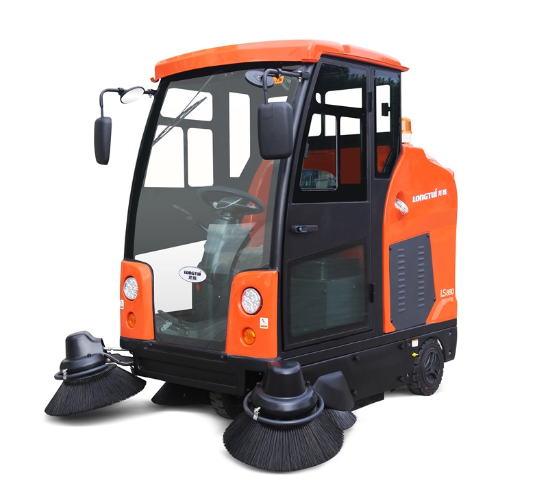 LS880封闭式清扫车